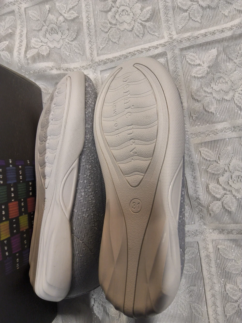 New Bernie mev. Slip-On Flats In Light Gray
